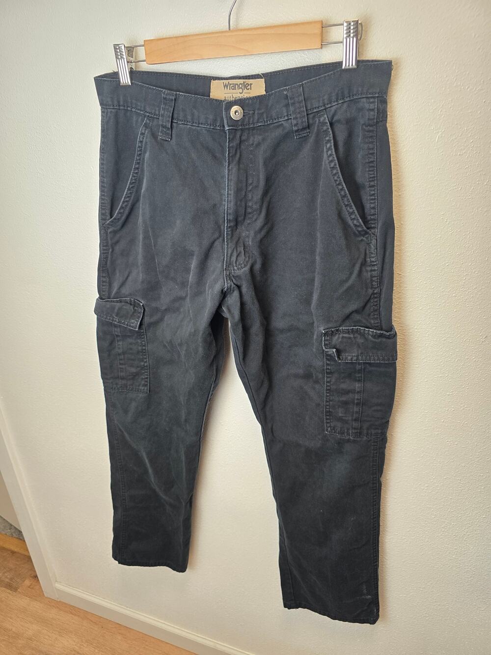 Wrangler Authentics Cargo Pants Mens 30x32 Black Relaxed Fit Workwear